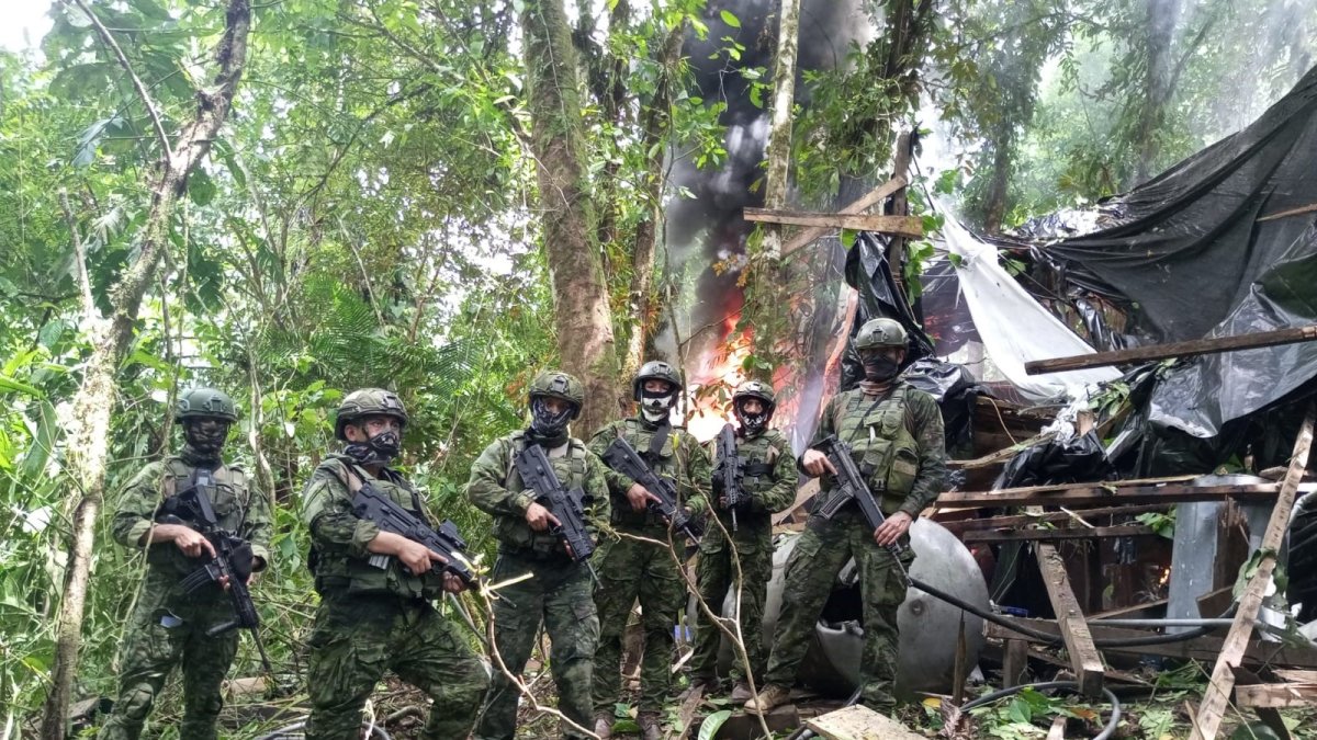 Operación. Los militares destruyeron las dos infraestructuras ilegales usadas por el crimen organizado.