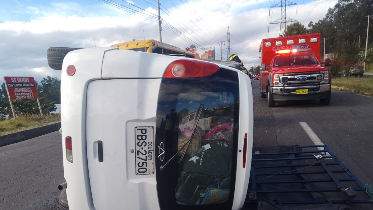 Congestión. Por ser domingo el tráfico no fue muy pesado tras el choque.