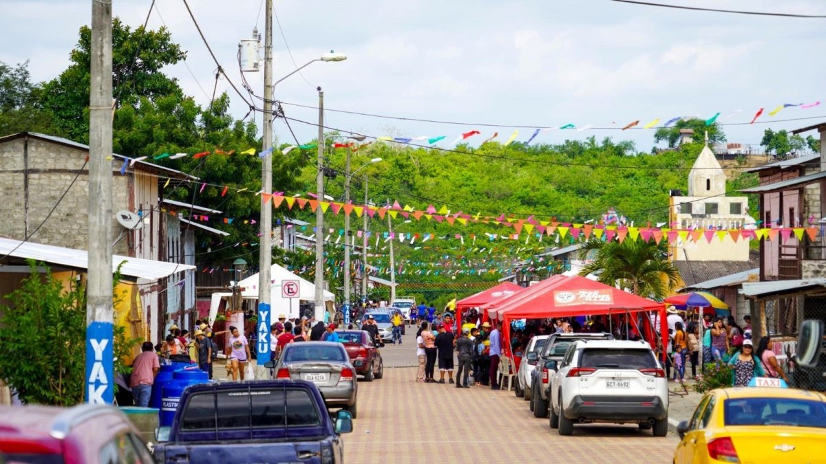 Sacachún. La comuna santaelenense organizó una fiesta popular.