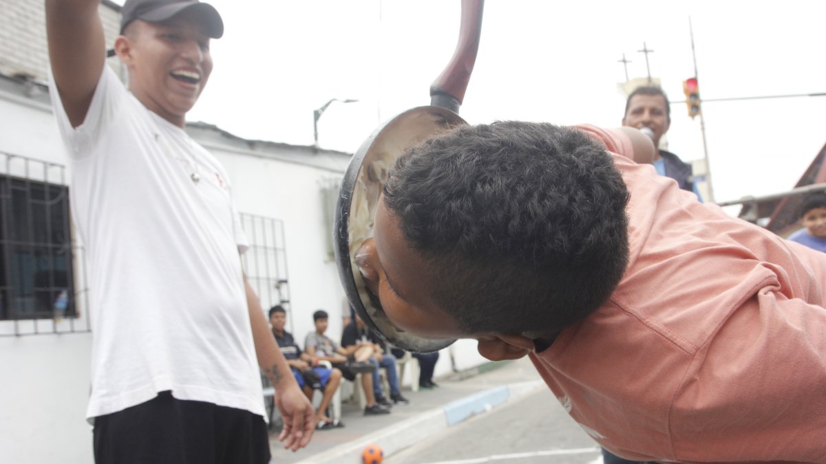 En la mayoría de barrios destacaron los juegos, donde los niños fueron los que más disfrutaron.