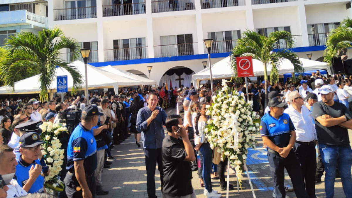 Exteriores del Municipio de Manta