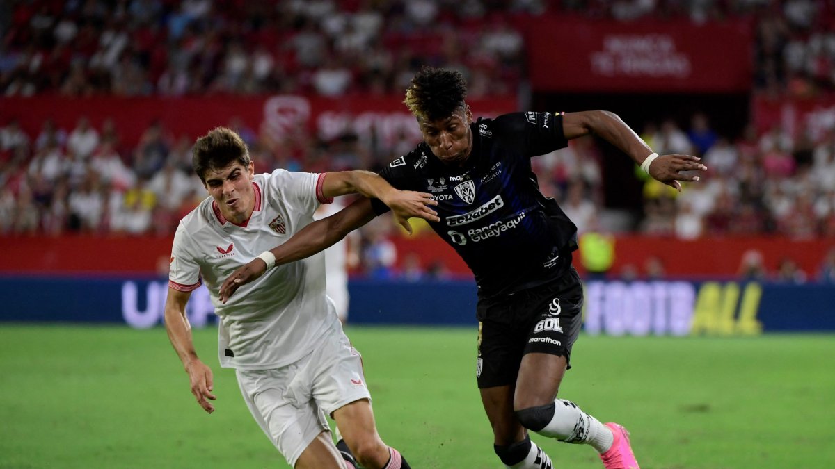 lndependiente del Valle visitó al Sevilla en el estadio Sánchez-Pizjuán, en el inédito choque entre los campeones de la Copa Sudamericana y la Europa League.