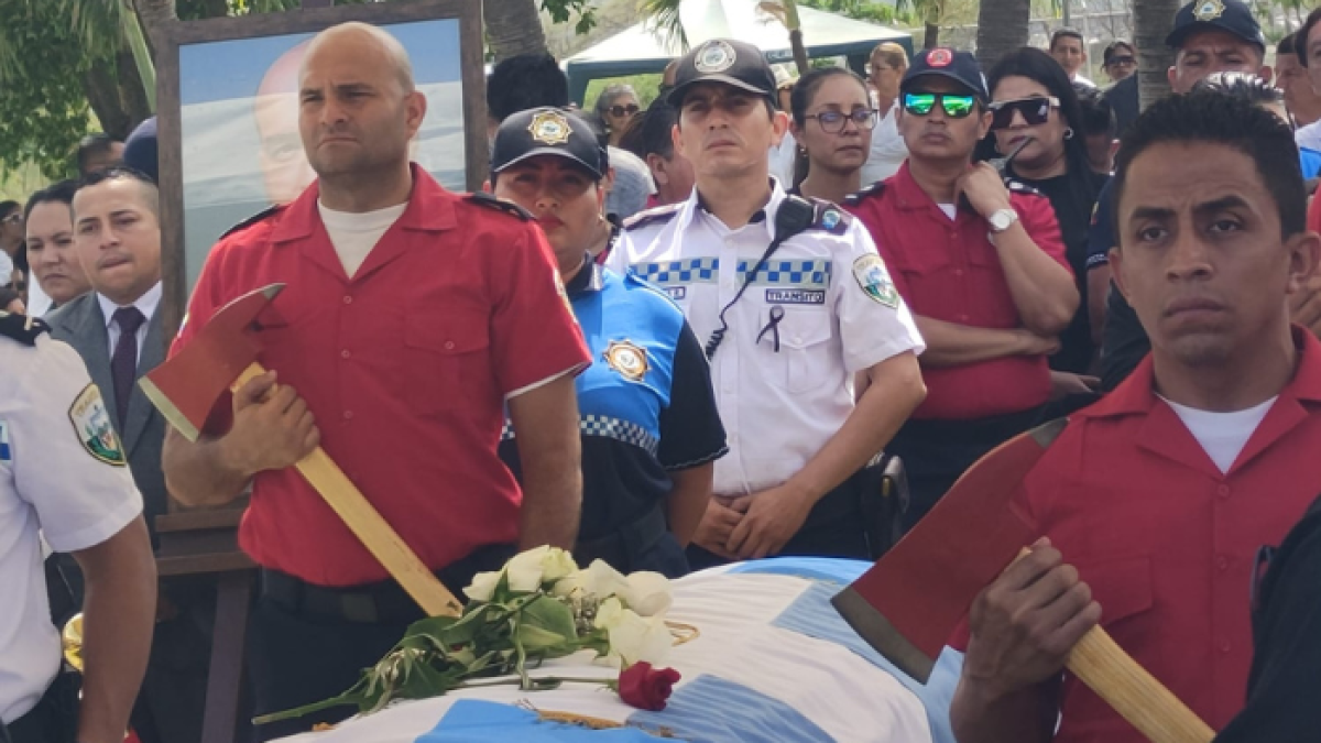 Quienes lloraban su muerte, exigían que se haga justicia por el asesinato