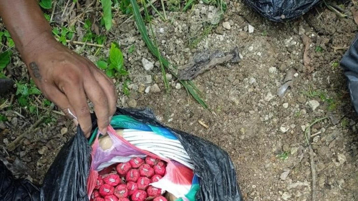 Evidencias. Miembros de Fuerzas Armadas decomisaron explosivos durante operaciones militares.