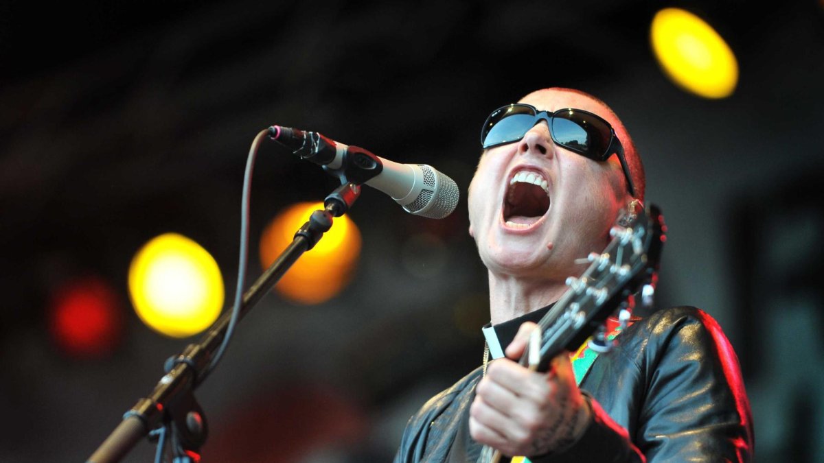 La cantante irlandesa Sinéad O'Connor durante una actuación en el festival Parkpop, en La Haya (Países Bajos), el 30 de junio de 2013.