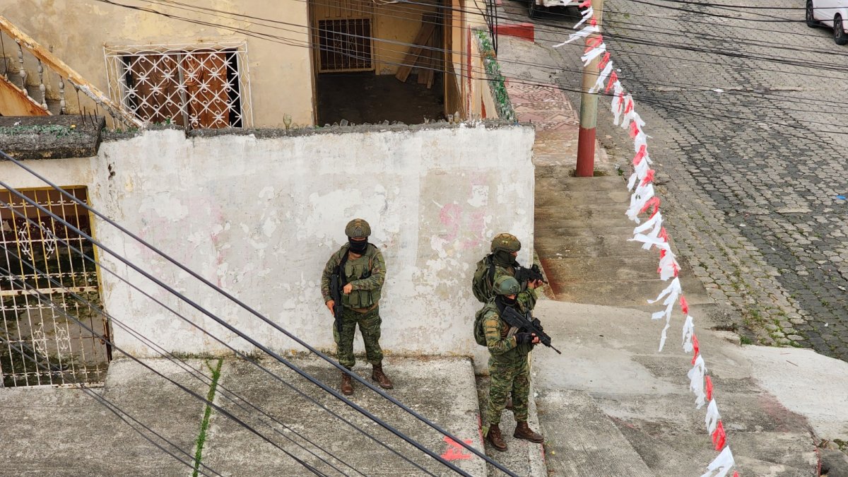 La presencia militar en las calles y los operativos policiales han sido constantes.