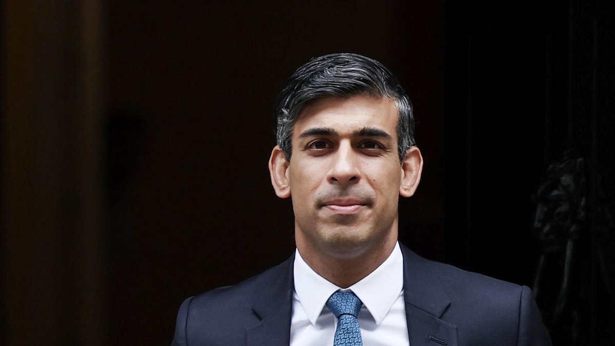 El primer ministro de Reino Unido, Rishi Sunak, anunció un incremento salarial a profesionales como médicos y profesores. No obstante, gremios anuncian protestas.