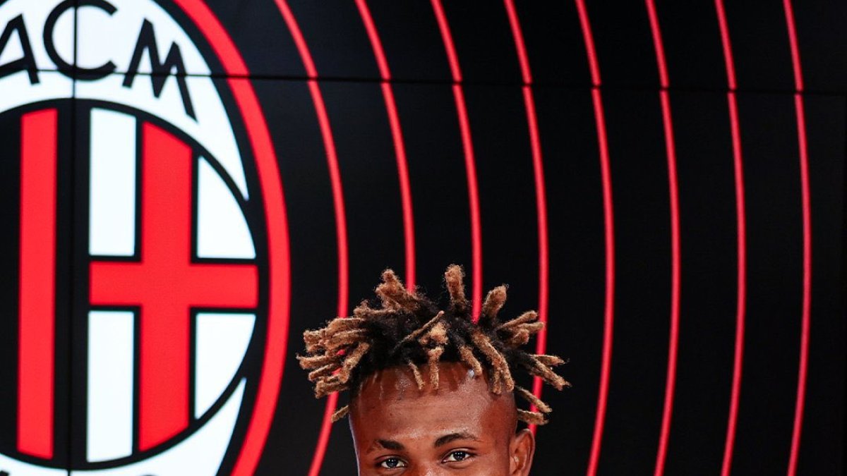 El club español le deseó éxitos en su nueva etapa profesional.