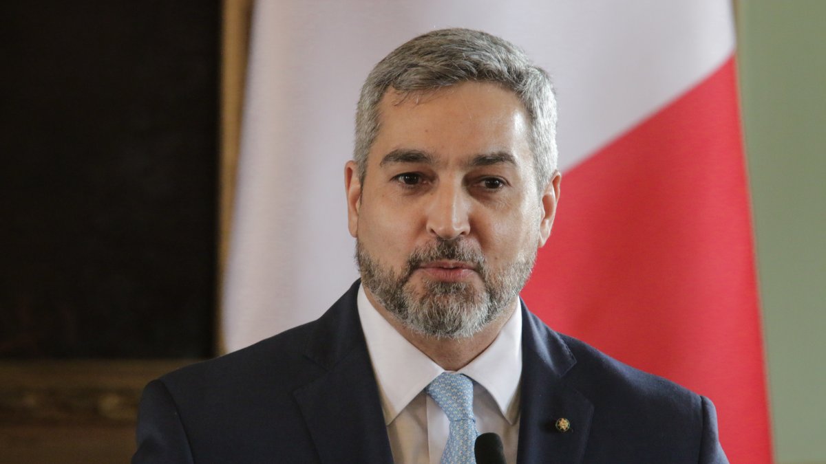 El presidente de Paraguay Abdo Benítez, trabaja en la trasicion de mando.