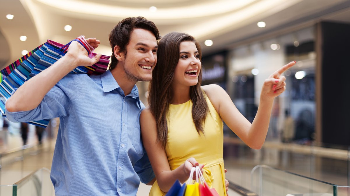 No requiere de mucha ropa, elija bien y tendrá miles de atuendos que puede armar con las mismas prendas.