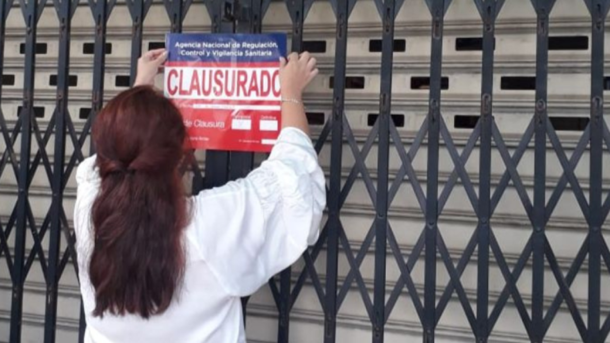 En total, 7 restaurantes fueron clausurados por Arcsa.