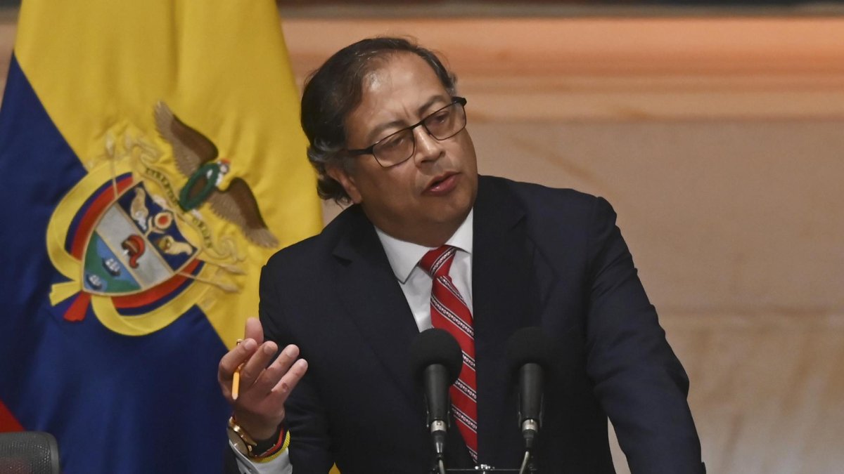 El presidente de Colombia, Gustavo Petro, rechazó la muerte de una menor durante un enfrentamiento armado entre guerrilleros y militares.