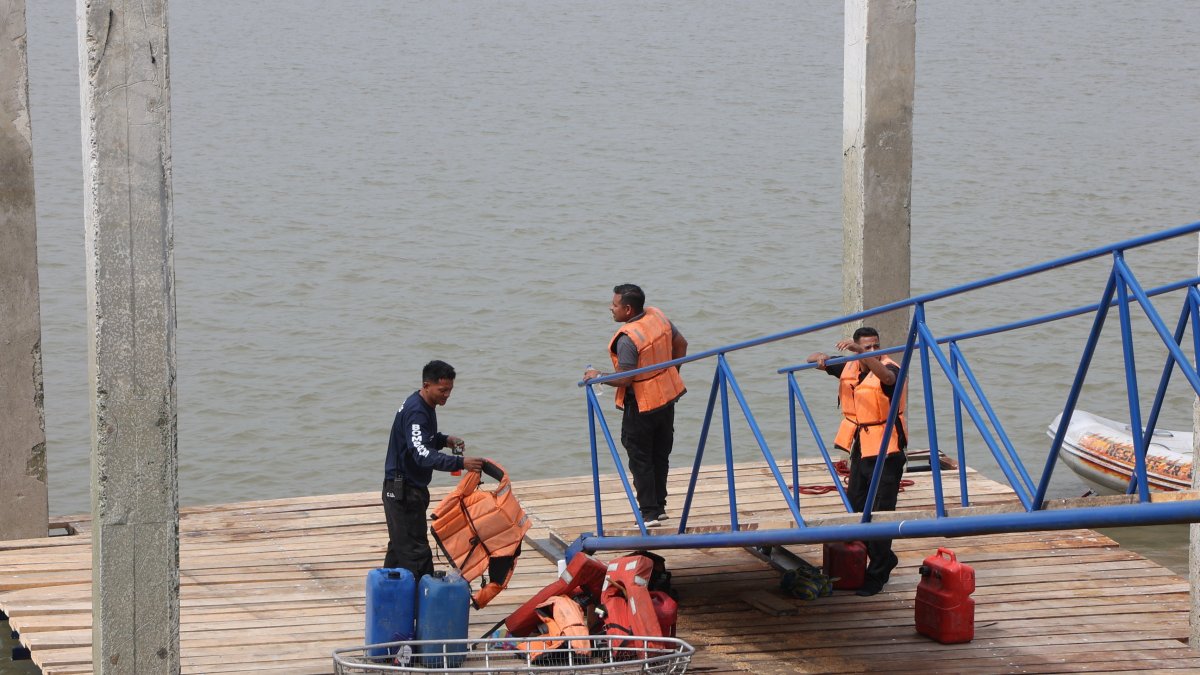 Hecho. Durante las operaciones de recuperación, se halló un cuerpo.