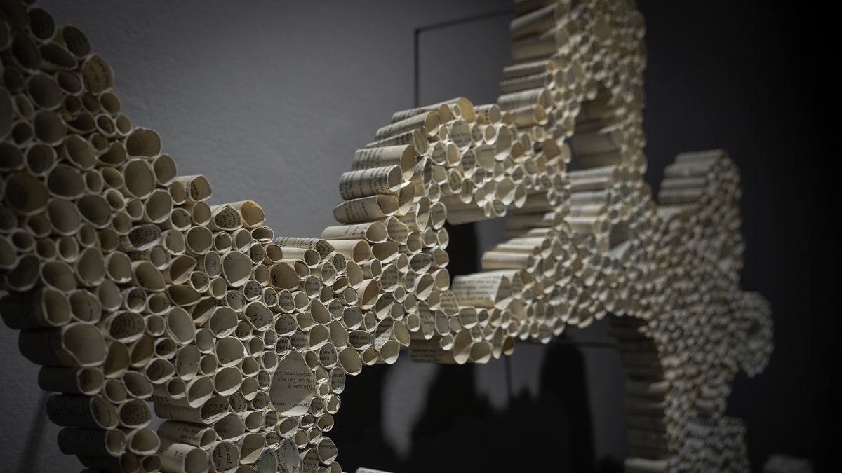 Arte. La exposición recoge instalaciones  y piezas intervenidas.