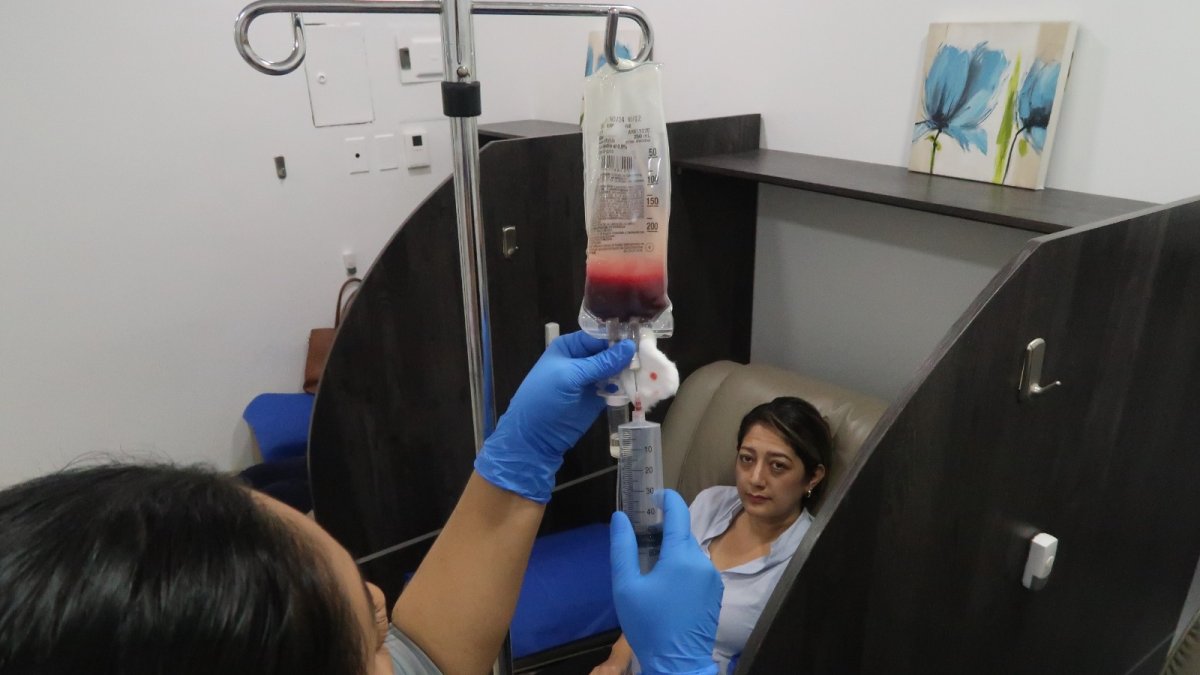 Las infusiones son utilizadas en el tratamiento de la resaca porque ayuda a reponer líquidos perdidos y proporciona nutrientes para una recuperación inmediata.