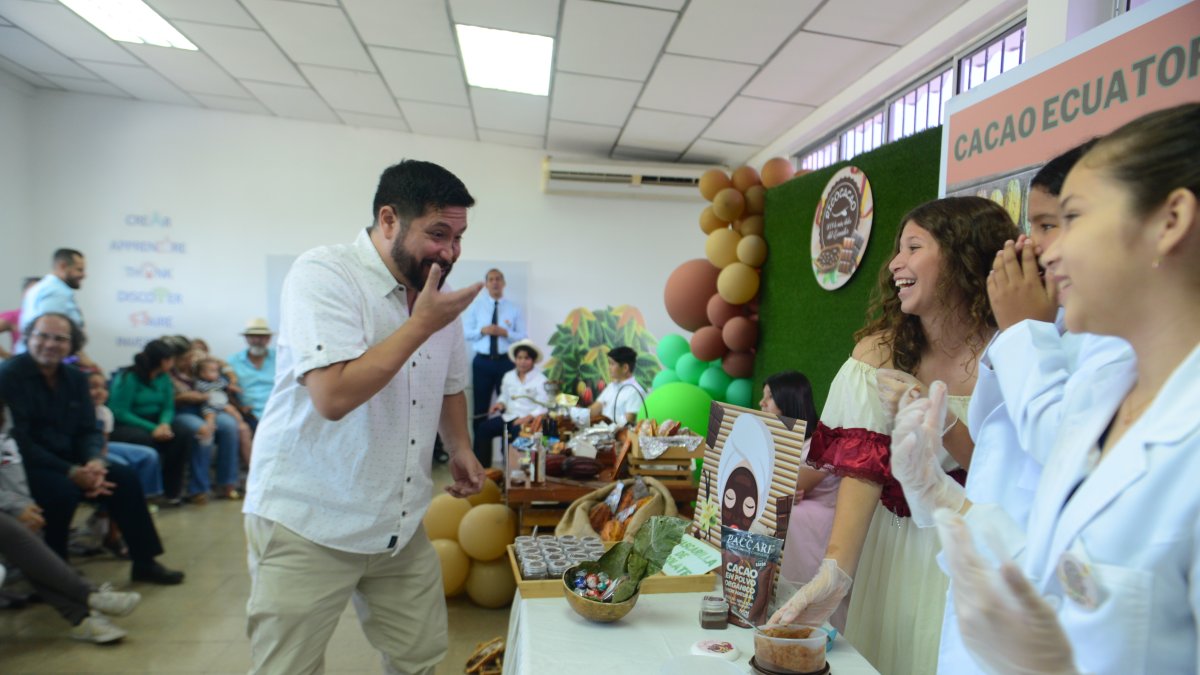 Los alumnos de 4 to de básica mostraron sus productos a los padres de familia