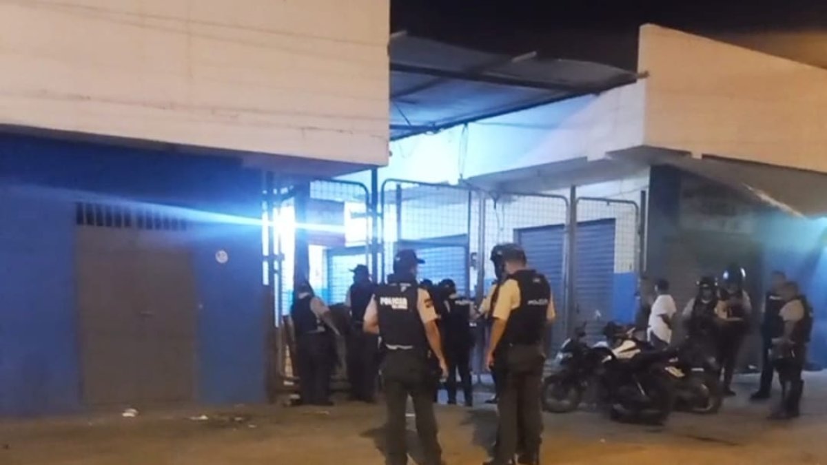 Un policía acabó con un supuesto sicario en Portoviejo.