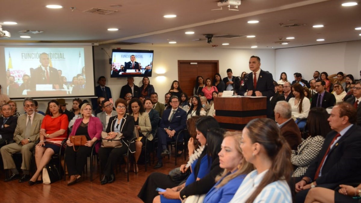 Actividad. Decenas de judiciales de varias provincias llegaron para escuchar el anuncio del presidente del organismo.