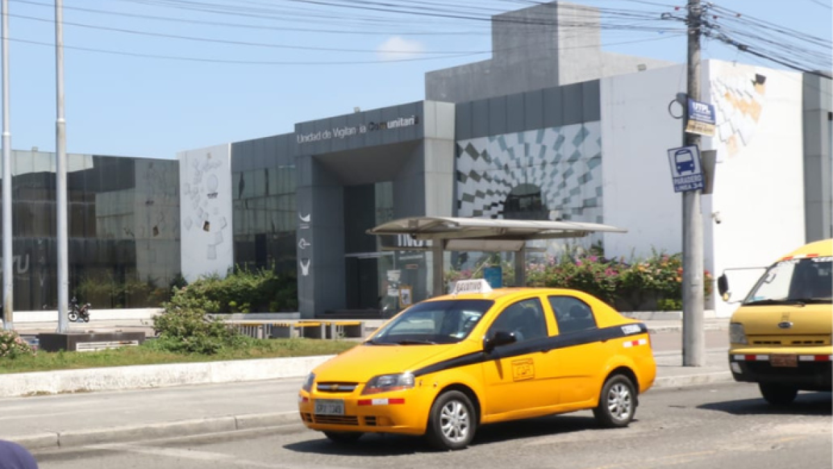 Según la víctima, el delito se cometió en una unidad policial.