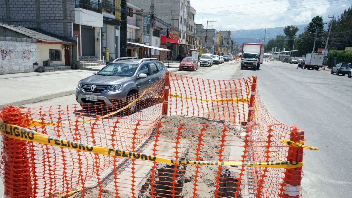 Arreglos. Desde la Epmmop dijeron que la Empresa de Agua realizaba unas reparaciones todavía en la zona