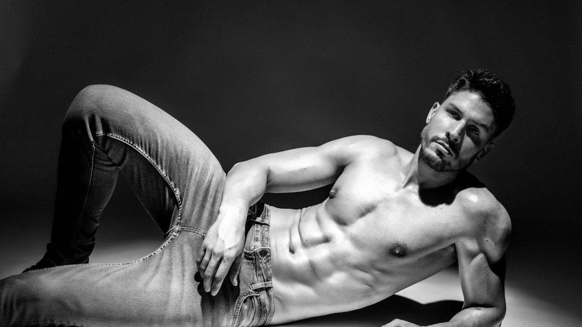 Tras obtener el primer lugar en el mayor certamen de belleza masculina, el ingeniero español de 30 años, afirma sentirse tranquilo, atajando todo lo que se le presenta.