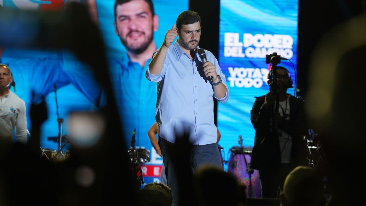 El entonces candidato Aquiles Álvarez.