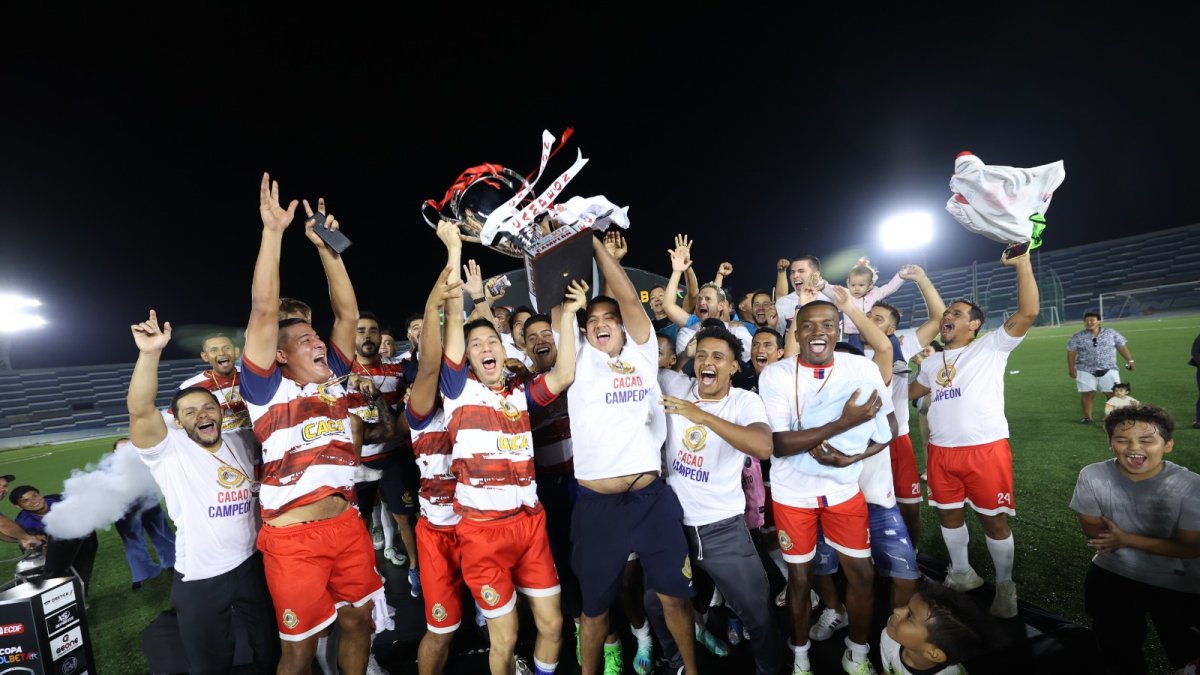 La cancha del estadio Modelo vio festejar a Cacao FC.