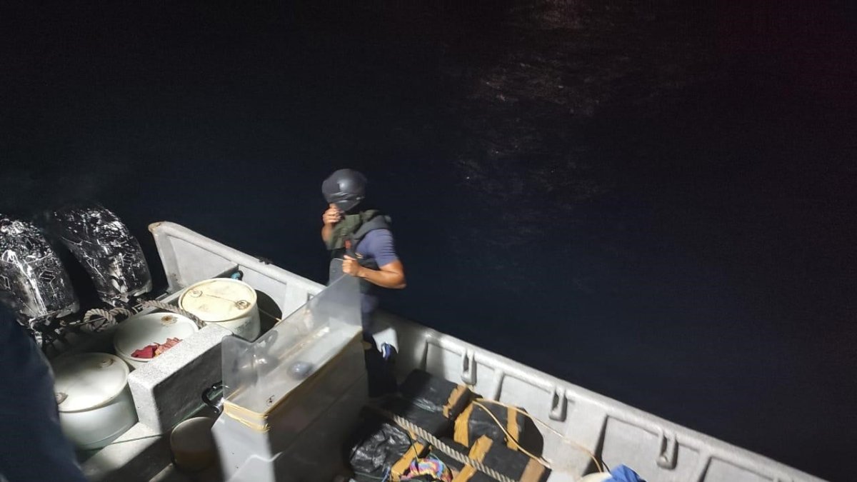 Traslado. La evidencia fue trasladada a Puerto Baquerizo Moreno.