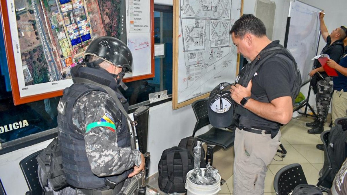 Operativos. En redes sociales se postea fotos del decomiso de armas y municiones, no se informa detalles.