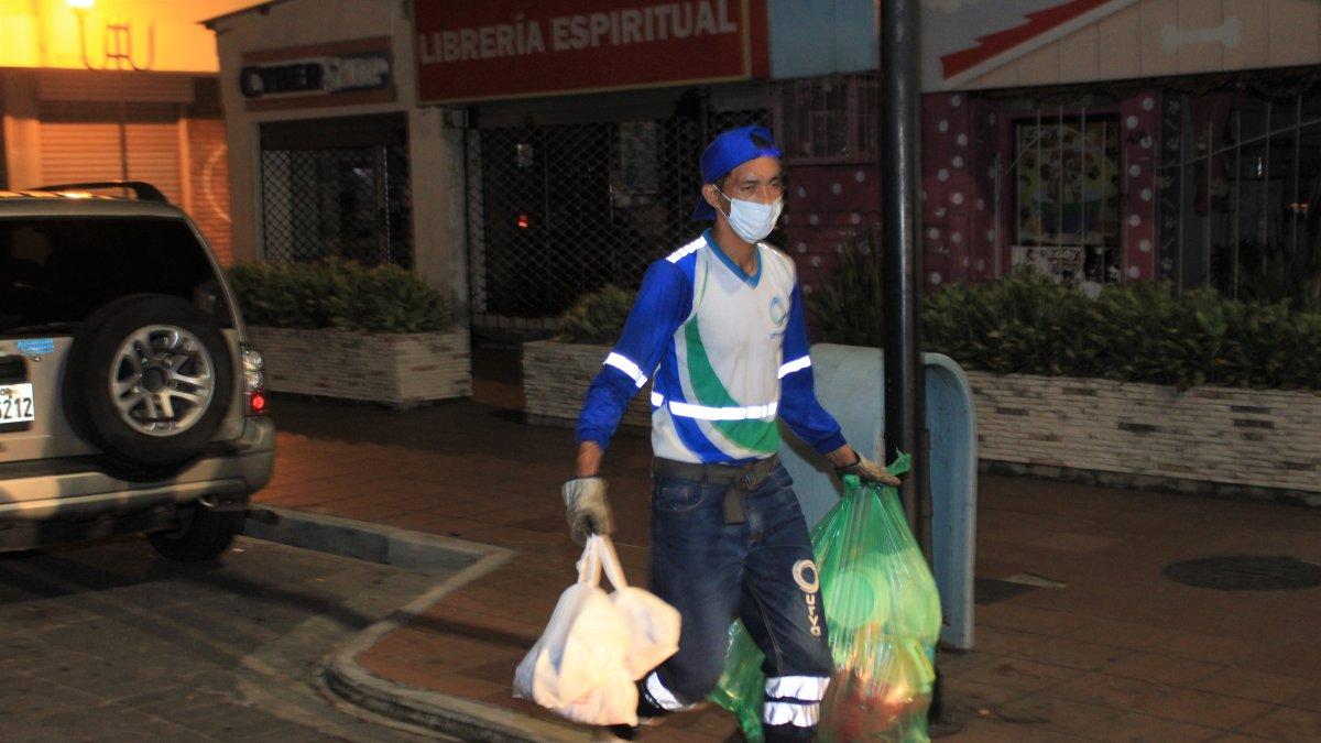 La avenida Víctor Emilio Estrada, en Urdesa Central, es uno de estos sectores
vigilados.