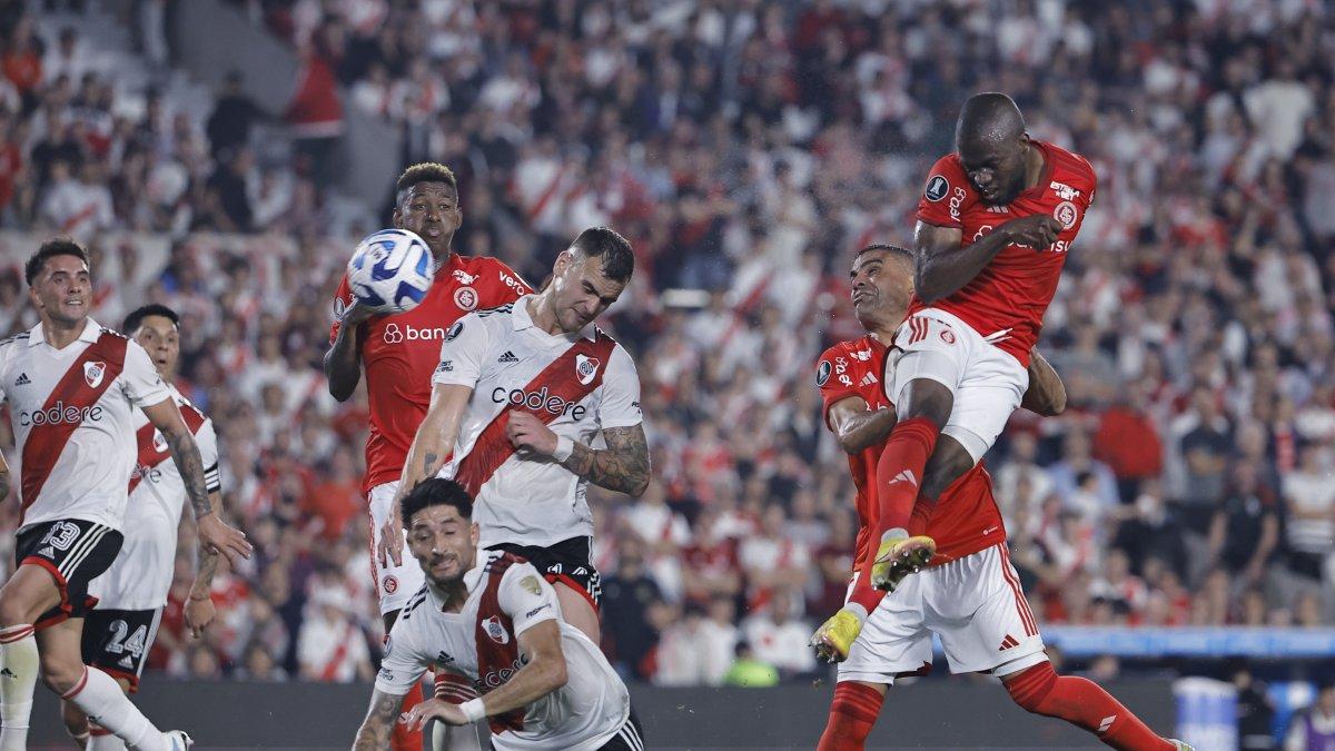 El delantero ecuatoriano anotó su primer gol con la camiseta del Inter de Portoalegre.
