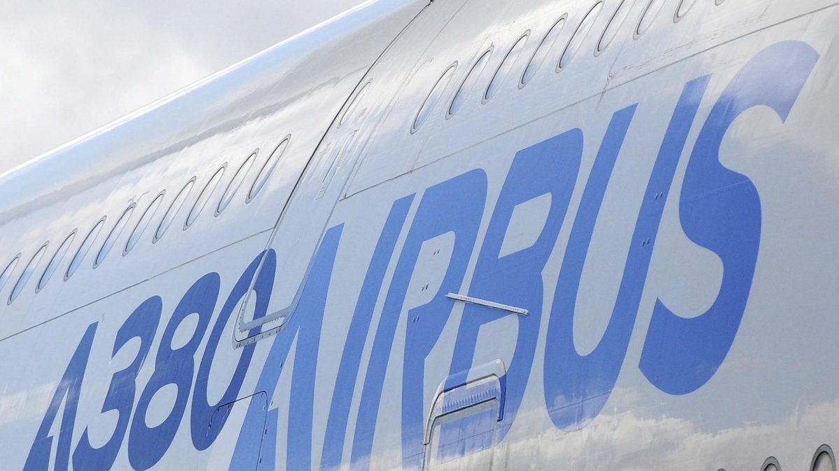 Nave.- Uno de los aviones elaborados por Airbus.