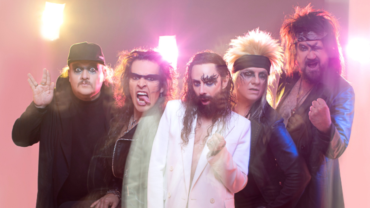 Moderatto.