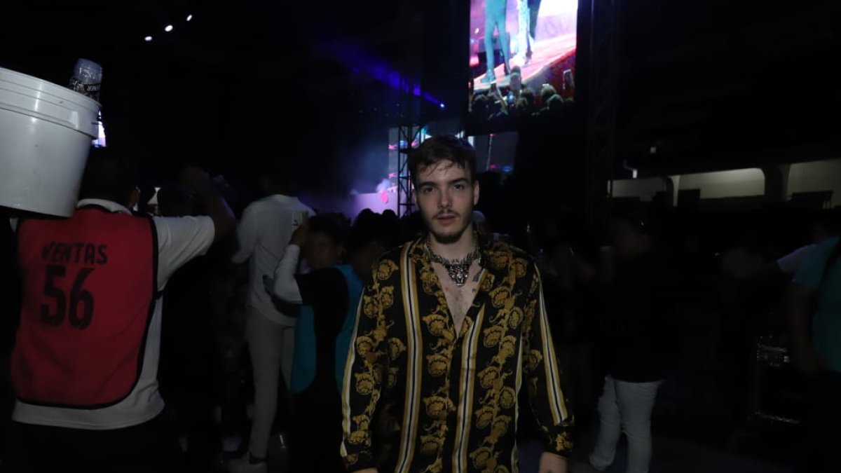 Alejandro kening víctima de robo en el concierto de Tokischa