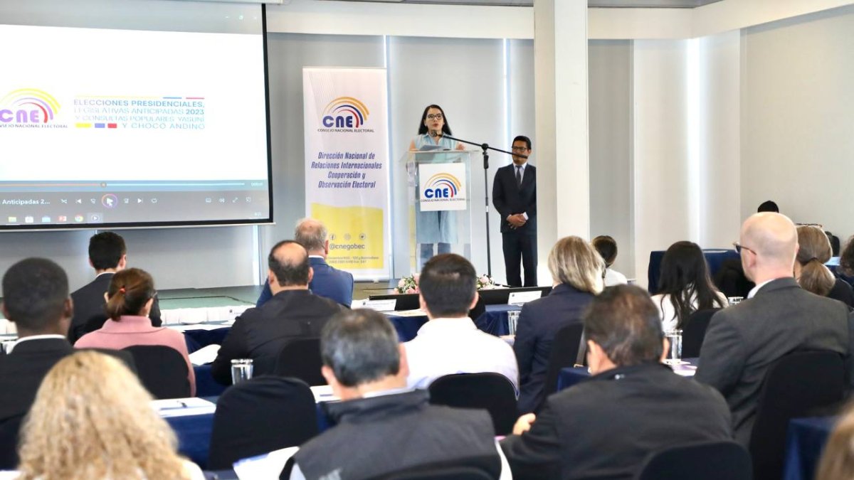 La autoridad electoral repasó la normativa y protocola para las elecciones anticipadas.