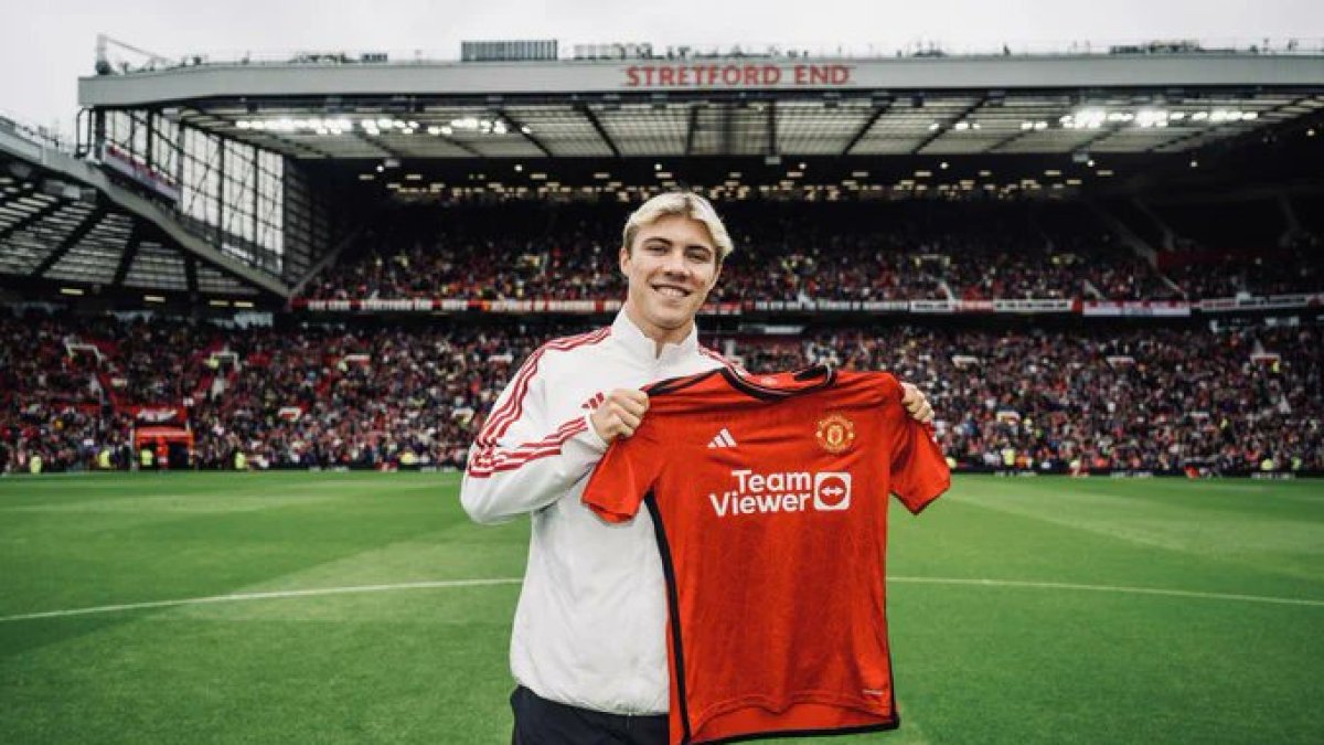 El danés seguirá su carrera en Inglaterra.