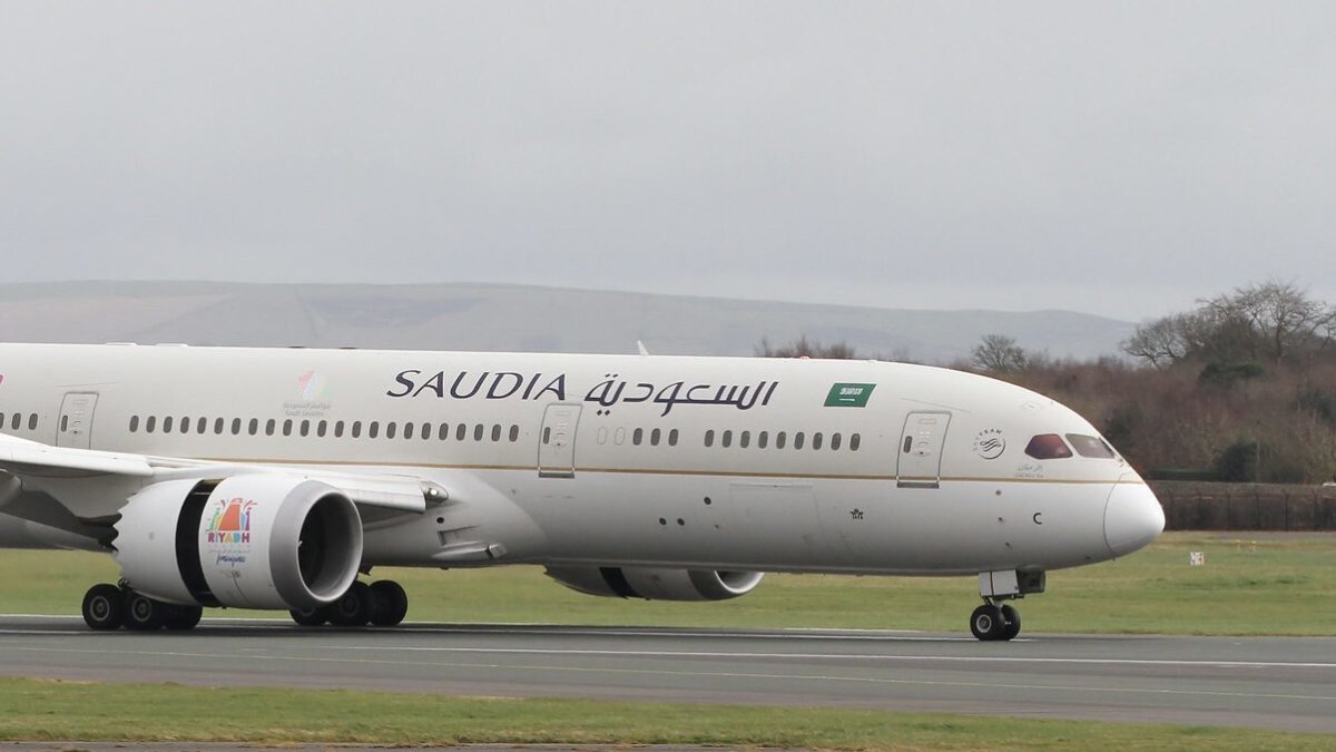 Aeropuerto.- Una de las naves de la aerolínea saudí Saudia Airlines.