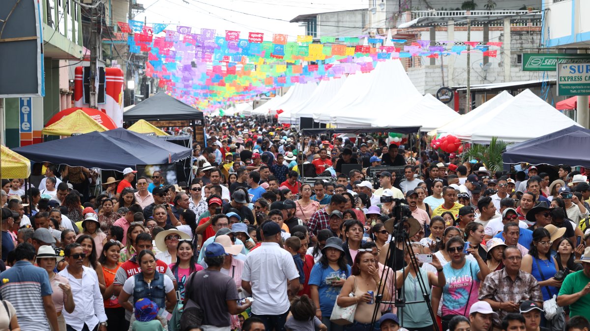 Naranjal. Cientos de turistas llegaron al cantón Naranjal, para disfrutar de una variedad de platillos que se preparan con cangrejo.