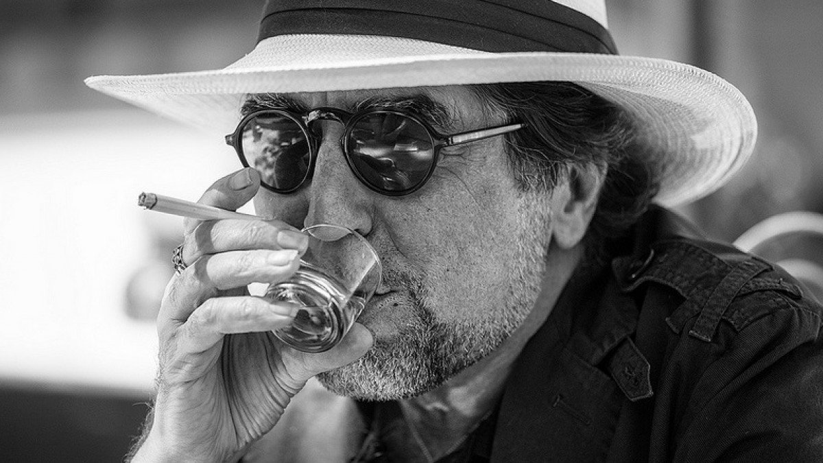 Joaquín Sabina es uno de los trovadores más populares de España, cuyo estilo particular ha llegado con éxito a otras latitudes.