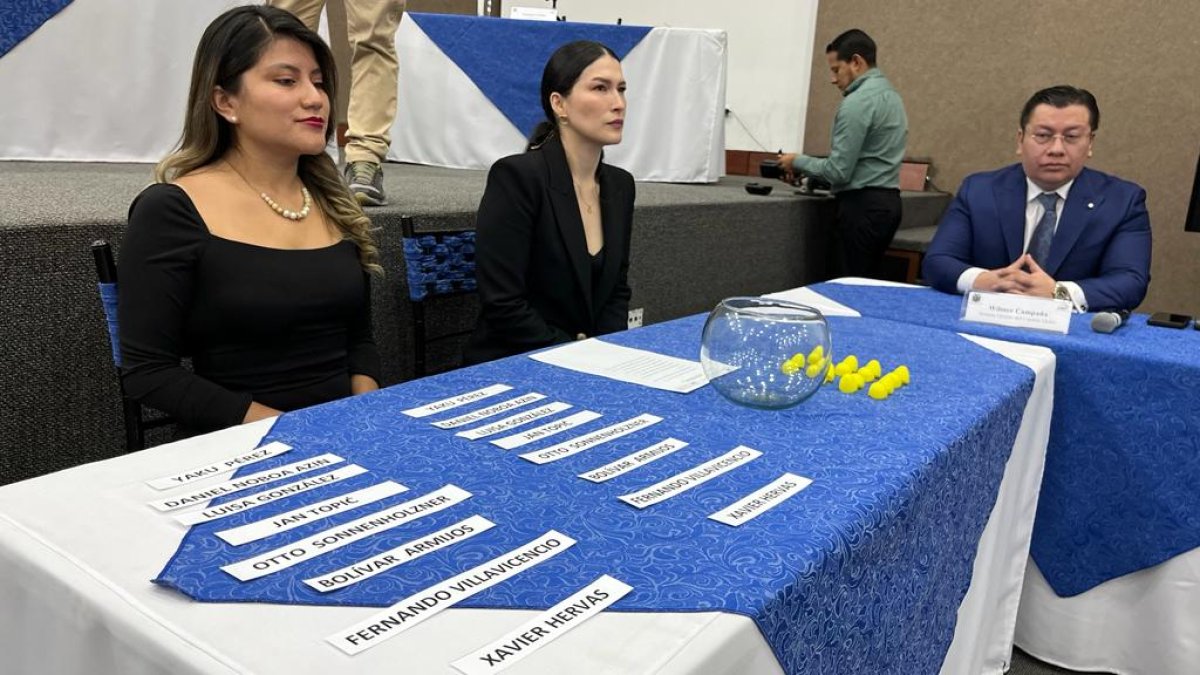 Procedimiento. En el CNE se hizo el ayer el sorteo sobre la ubicación y la aparición de los candidatos.