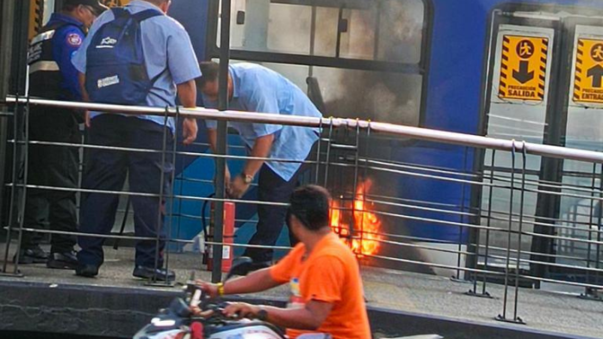 Personal del Cuerpo de Bomberos se movilizó de inmediato para controlar el siniestro