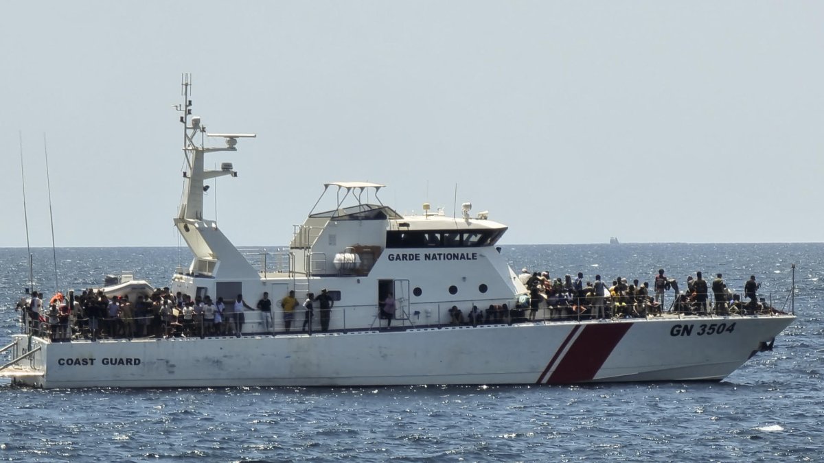 En el primer semestre del 2023, más de 35.000 personas han sido interceptadas por la Guardia Costera cuando se disponían a cruzar el Mediterráneo central.