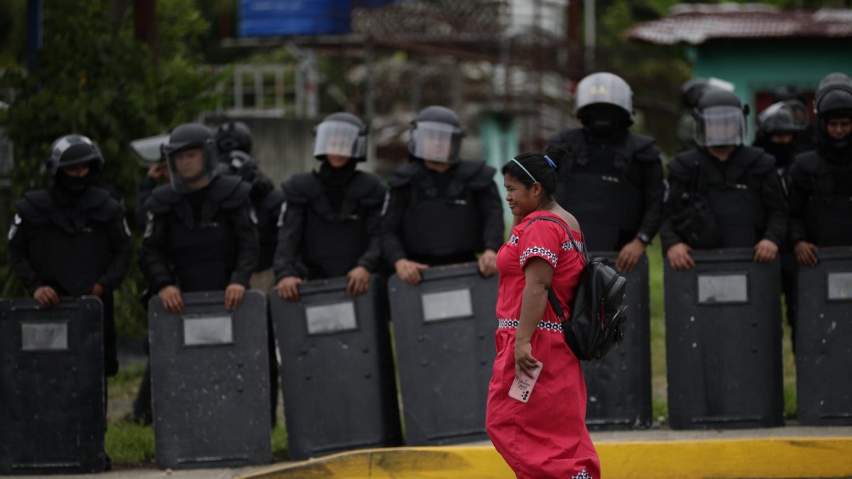 Los manifestantes bloquearon la carretera Interamericana, este lunes 7 de agosto.