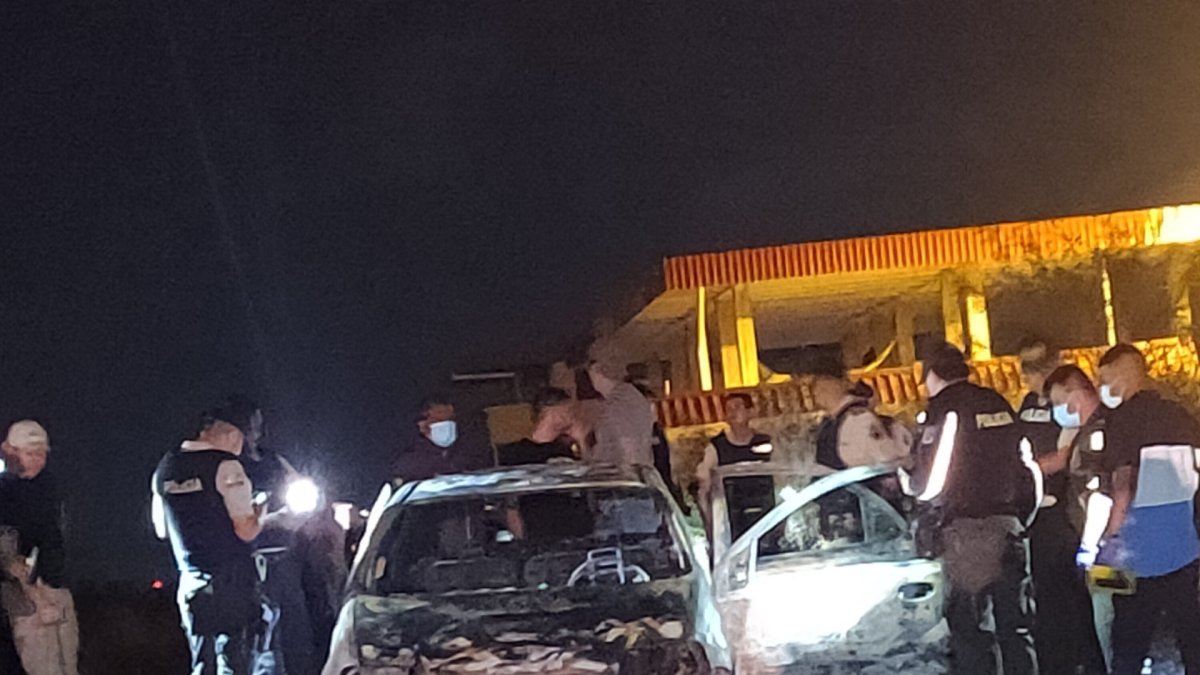 Jaramijó. Así se encontraba el vehículo, en cuyo interior había un cuerpo.