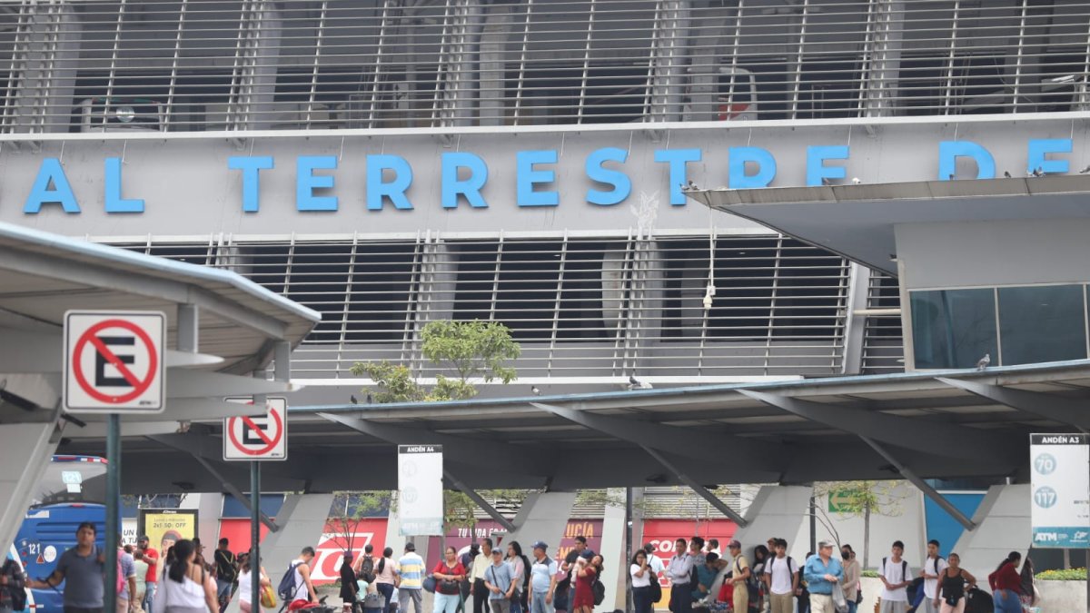Agentes del servicio preventivo y de la Unidad Antiexplosivos arribaron al lugar.