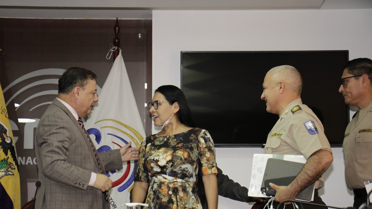 La presidenta del CNE, Diana Atamaint, se reunió este 8 de agosto de 2023 con el ministro del Interior, Juan Zapata.