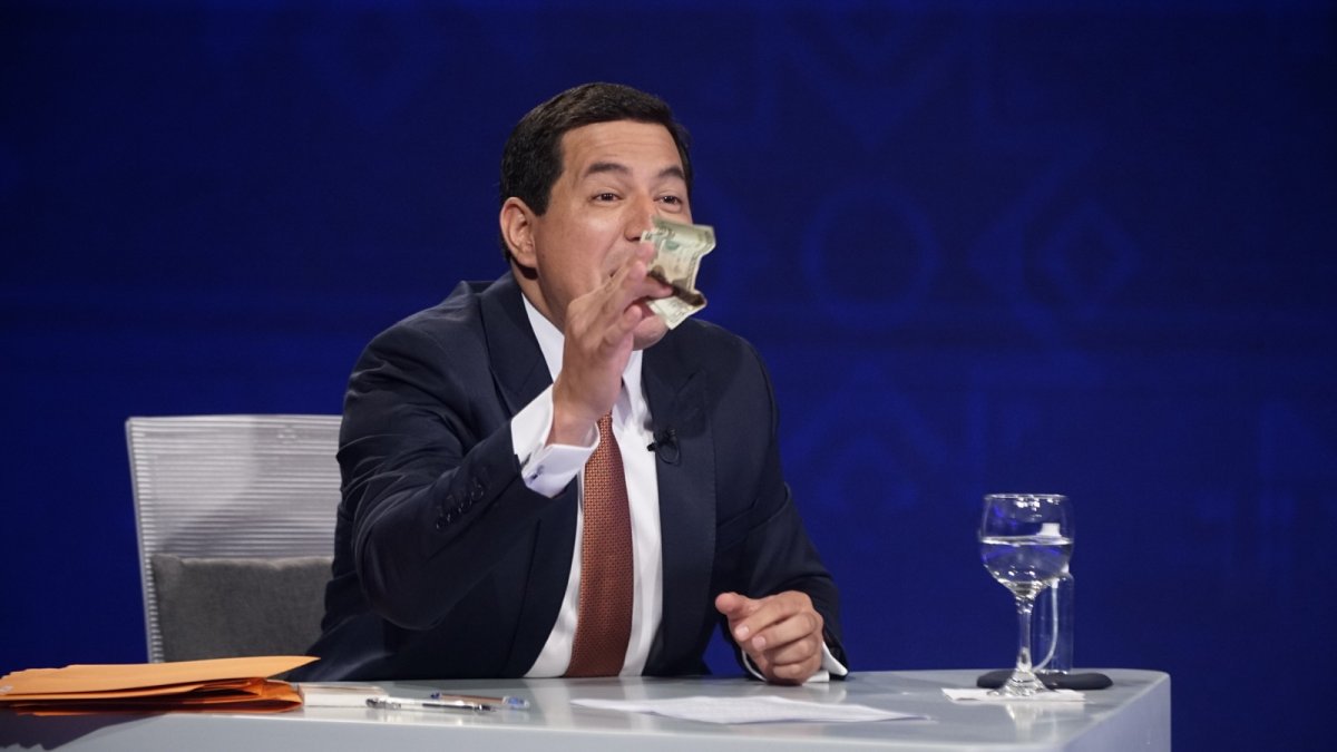Lección. En marzo de 2021, Arauz aprovechó el debate presencial para aclarar lo que dijo y no dijo sobre la dolarización. La historia se repite.