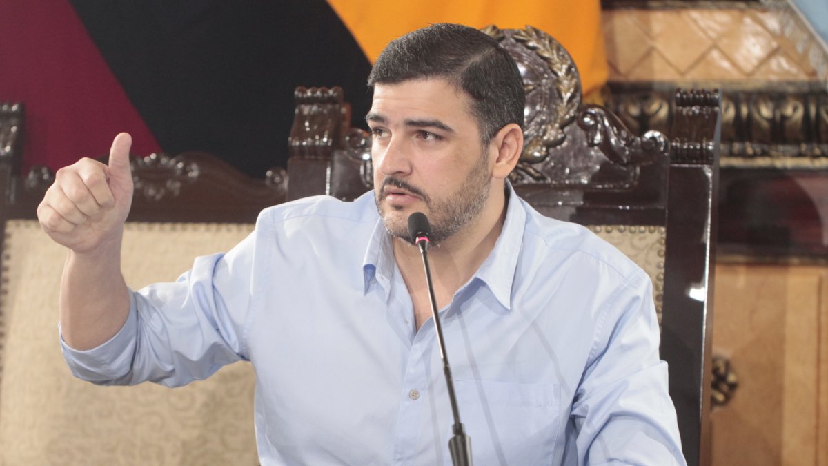 Presentación.  Aquiles Álvarez difundió el audiovisual en el Salón de la Ciudad, Municipio de Guayaquil.