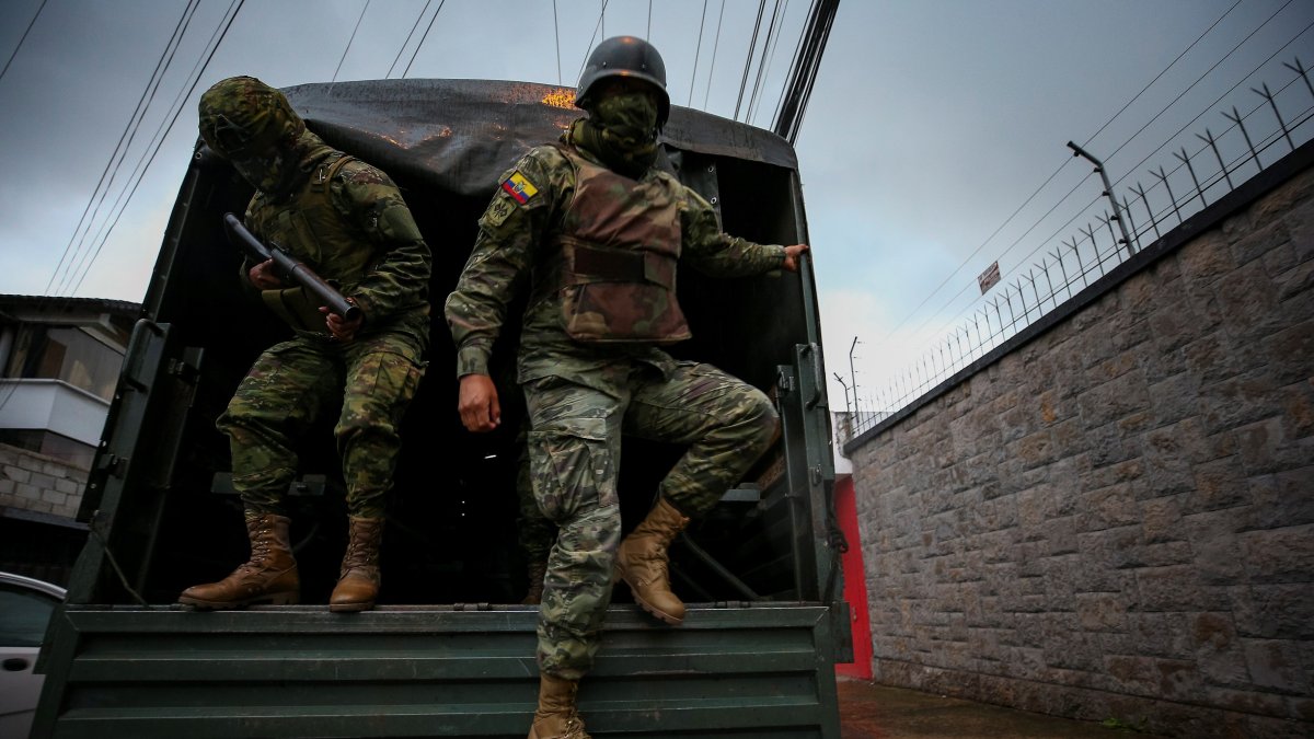 Los operativos por el estado de excepción iniciaron en algunas ciudades del país.