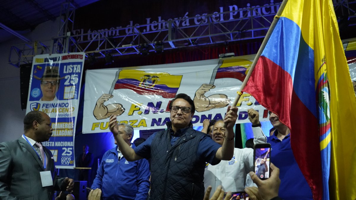 El candidato presidencial fue asesinato a la salida de un mitin político en Quito